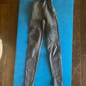 ALO Yoga Charcoal Leggings